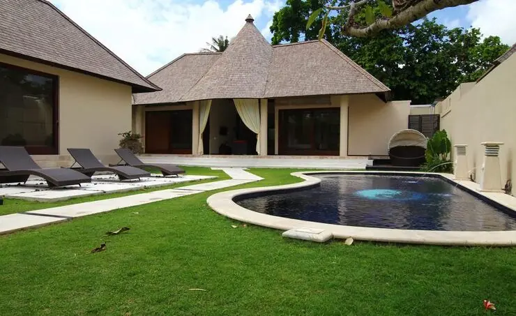 Commercial pool built by Heavenly Outdoor in Hockley, Texas