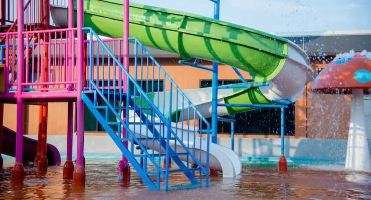 Twisting tube water slides